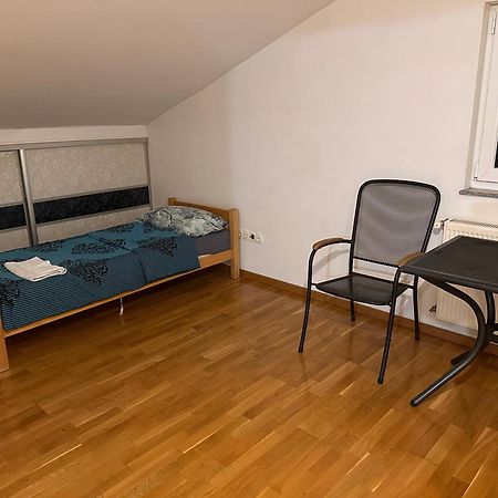 Rooms Near The Airport サラエヴォ エクステリア 写真