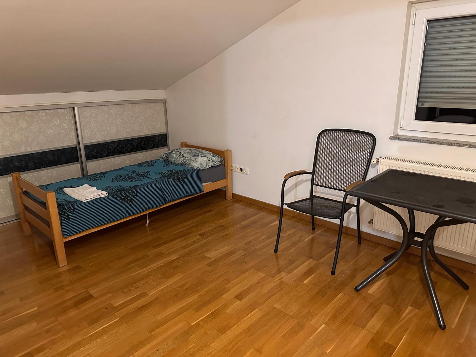Rooms Near The Airport サラエヴォ エクステリア 写真