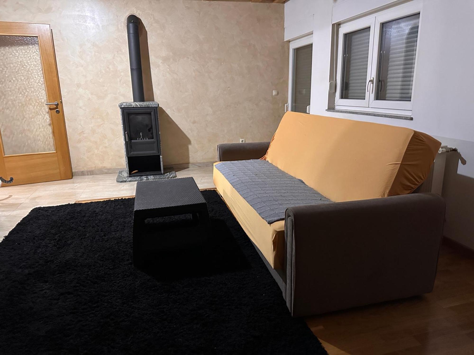 Rooms Near The Airport サラエヴォ エクステリア 写真