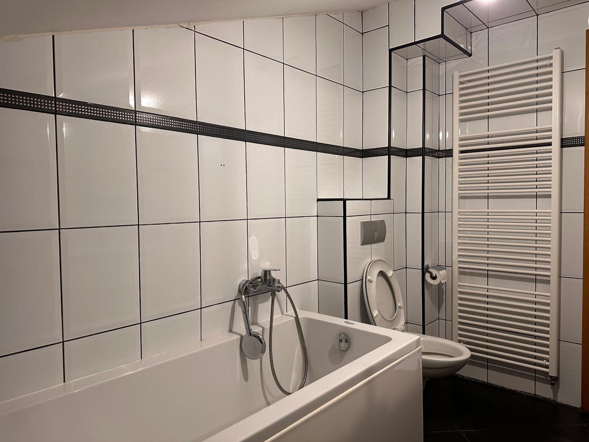 Rooms Near The Airport サラエヴォ エクステリア 写真