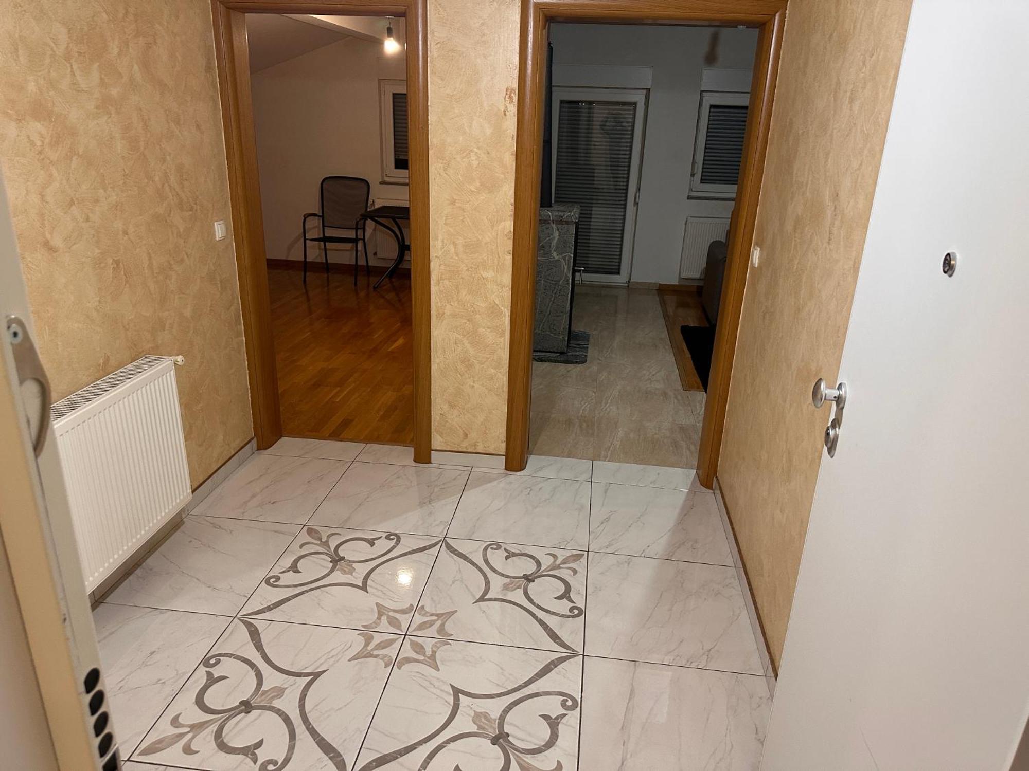 Rooms Near The Airport サラエヴォ エクステリア 写真